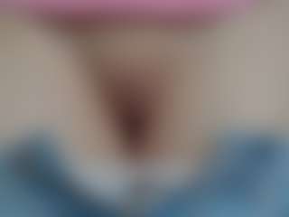 NaughtyBlooms's Live Sex Cam Show