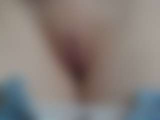 NaughtyBlooms's Live Sex Cam Show