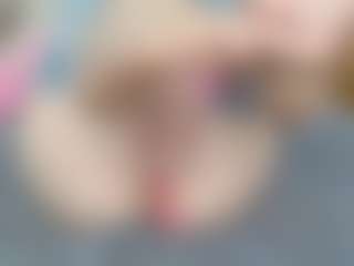 NaughtyBlooms's Live Sex Cam Show