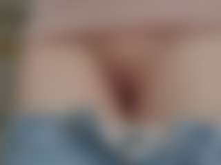 NaughtyBlooms's Live Sex Cam Show