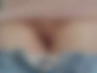 NaughtyBlooms's Live Sex Cam Show