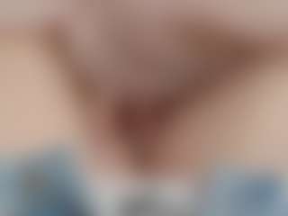 NaughtyBlooms's Live Sex Cam Show