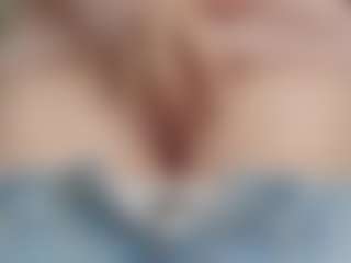 NaughtyBlooms's Live Sex Cam Show
