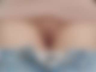 NaughtyBlooms's Live Sex Cam Show