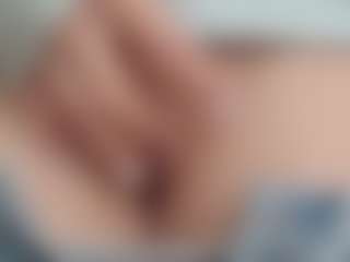 NaughtyBlooms's Live Sex Cam Show