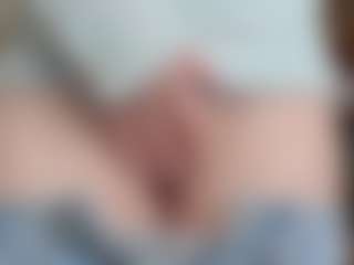 NaughtyBlooms's Live Sex Cam Show