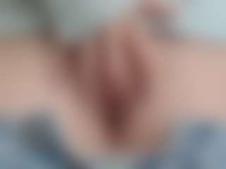 NaughtyBlooms's Live Sex Cam Show