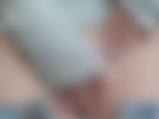 NaughtyBlooms's Live Sex Cam Show