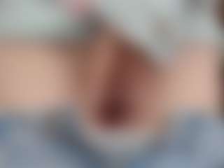 NaughtyBlooms's Live Sex Cam Show