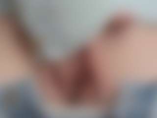 NaughtyBlooms's Live Sex Cam Show