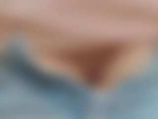 NaughtyBlooms's Live Sex Cam Show
