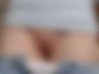 NaughtyBlooms's Live Sex Cam Show