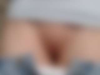 NaughtyBlooms's Live Sex Cam Show