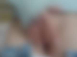 NaughtyBlooms's Live Sex Cam Show