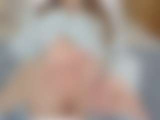 NaughtyBlooms's Live Sex Cam Show