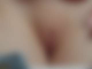 NaughtyBlooms's Live Sex Cam Show