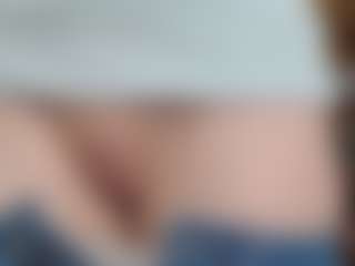 NaughtyBlooms's Live Sex Cam Show