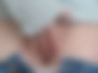NaughtyBlooms's Live Sex Cam Show