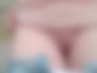 NaughtyBlooms's Live Sex Cam Show