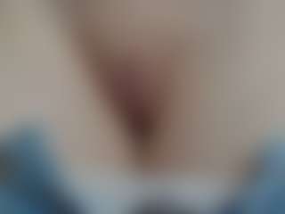 NaughtyBlooms's Live Sex Cam Show