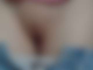 NaughtyBlooms's Live Sex Cam Show