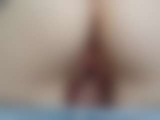 NaughtyBlooms's Live Sex Cam Show
