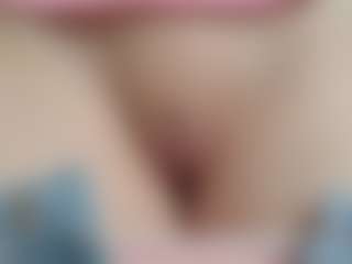 NaughtyBlooms's Live Sex Cam Show