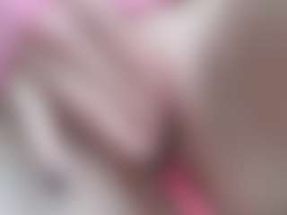 NaughtyBlooms's Live Sex Cam Show