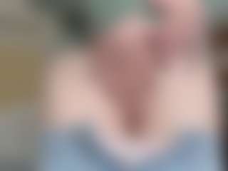 NaughtyBlooms's Live Sex Cam Show