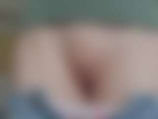 NaughtyBlooms's Live Sex Cam Show