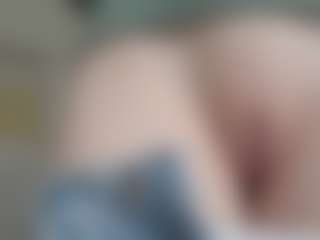 NaughtyBlooms's Live Sex Cam Show