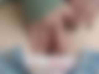 NaughtyBlooms's Live Sex Cam Show