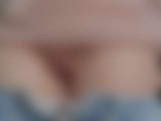 NaughtyBlooms's Live Sex Cam Show