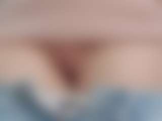 NaughtyBlooms's Live Sex Cam Show