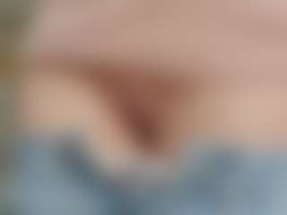 NaughtyBlooms's Live Sex Cam Show