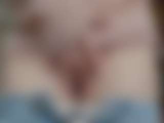 NaughtyBlooms's Live Sex Cam Show