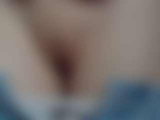 NaughtyBlooms's Live Sex Cam Show