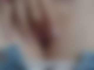 NaughtyBlooms's Live Sex Cam Show