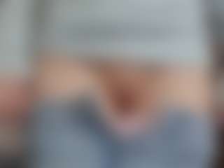 NaughtyBlooms's Live Sex Cam Show