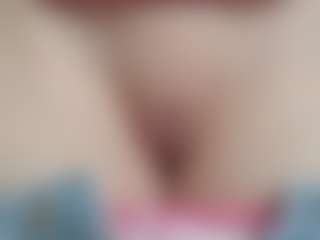 NaughtyBlooms's Live Sex Cam Show