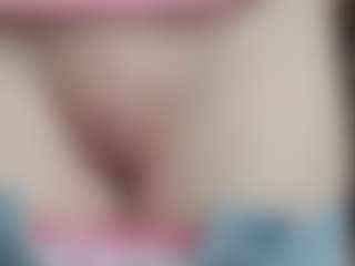NaughtyBlooms's Live Sex Cam Show