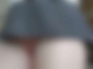 NaughtyBlooms's Live Sex Cam Show