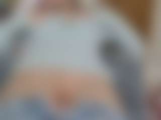 Live cam show with NaughtyBlooms - Natural on CamwithHer