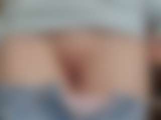 NaughtyBlooms's Live Sex Cam Show