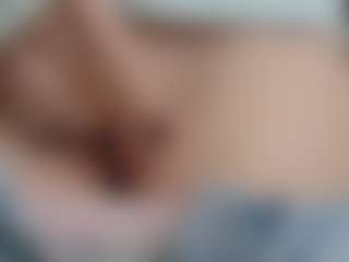 NaughtyBlooms's Live Sex Cam Show