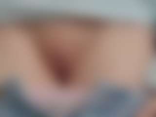NaughtyBlooms's Live Sex Cam Show