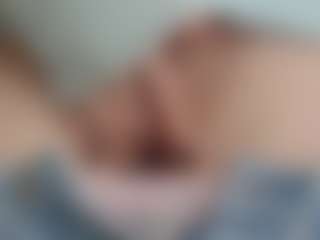 NaughtyBlooms's Live Sex Cam Show