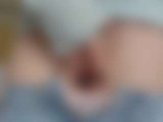 Live cam show with NaughtyBlooms - Teen (18+) on Mixed Magazine Live