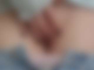 NaughtyBlooms's Live Sex Cam Show