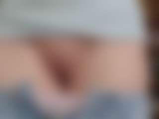 NaughtyBlooms's Live Sex Cam Show